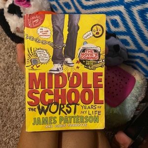 Book - Middle School: The Worst Years of My Life by James Patterson